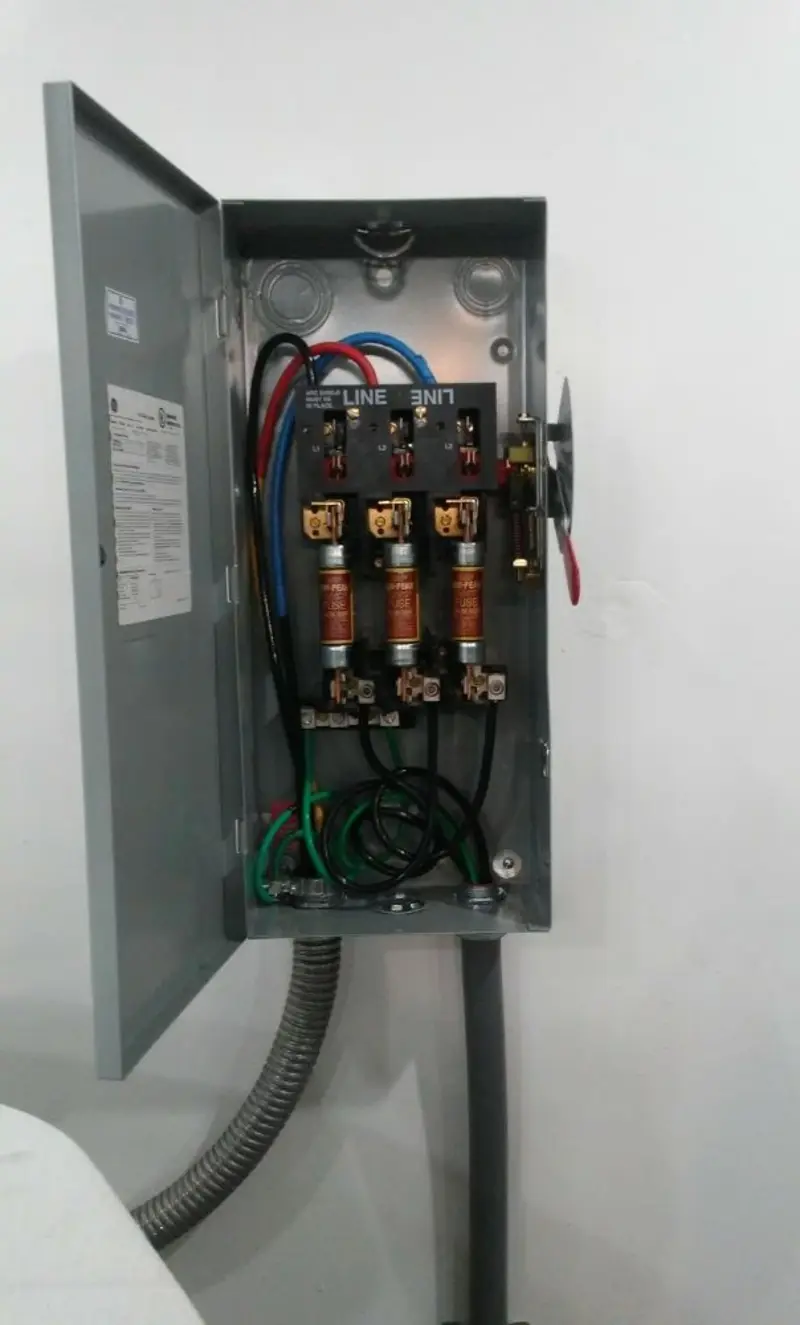 Three-phase disconnect switch installed for Smoke Detector Installation in Weldon Spring
